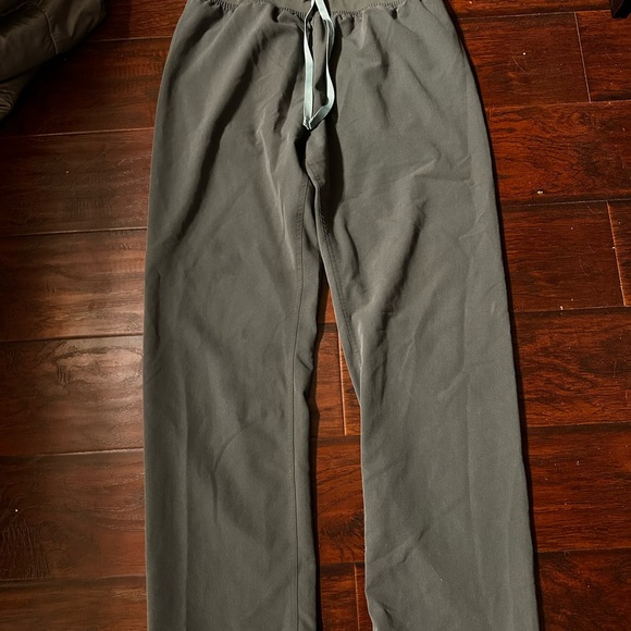Figs Charcoal Sage technical Scrubs Top and Pant Woman’s Large - Picture 1 of 12